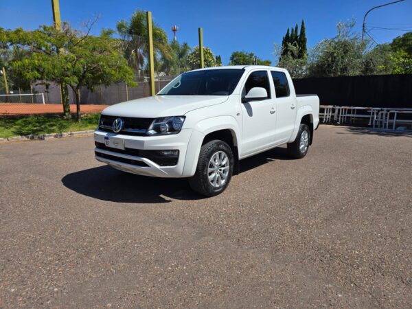 Volkswagen Amarok 3.0 TDI 4x4 AT Comfortline V6 258cv - Imagen 2