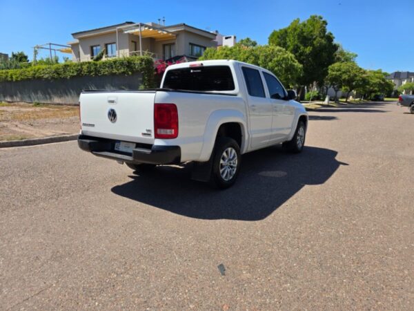 Volkswagen Amarok 3.0 TDI 4x4 AT Comfortline V6 258cv - Imagen 8