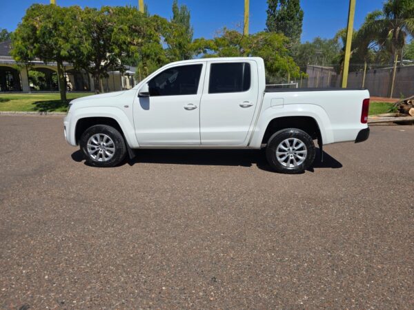 Volkswagen Amarok 3.0 TDI 4x4 AT Comfortline V6 258cv - Imagen 9