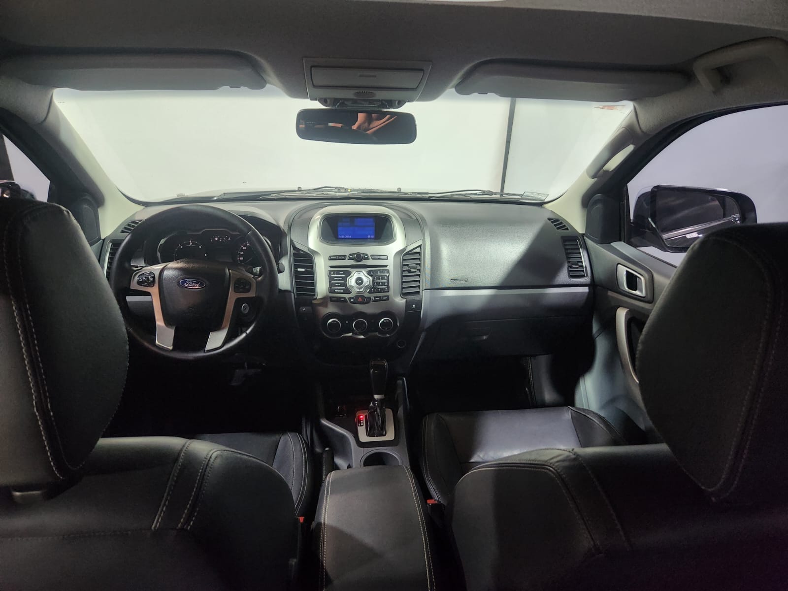 Ford Ranger (L12) 3.2 TDI C/D 4x4 Limited 6AT (Usado) - Imagen 10