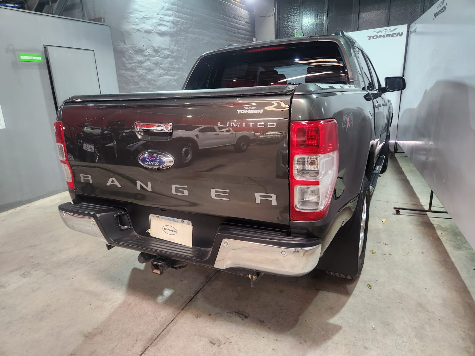 Ford Ranger (L12) 3.2 TDI C/D 4x4 Limited 6AT (Usado) - Imagen 16