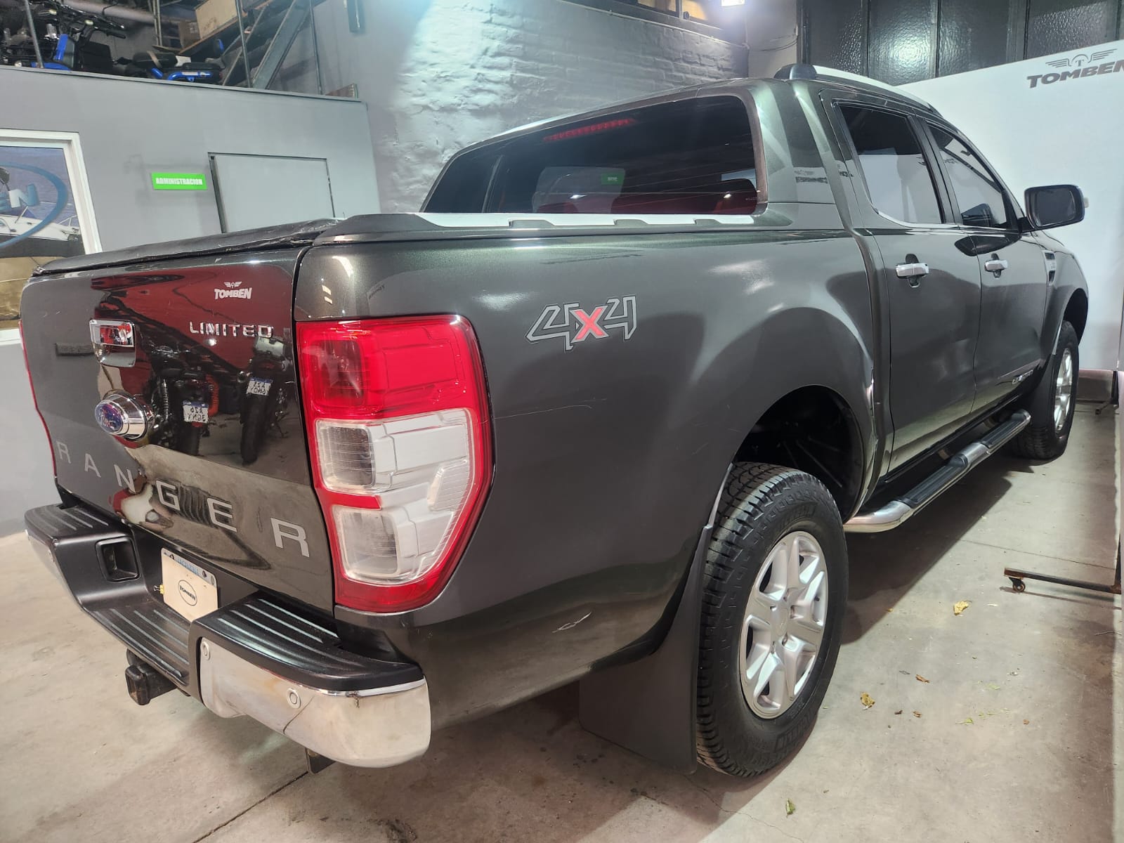 Ford Ranger (L12) 3.2 TDI C/D 4x4 Limited 6AT (Usado) - Imagen 19